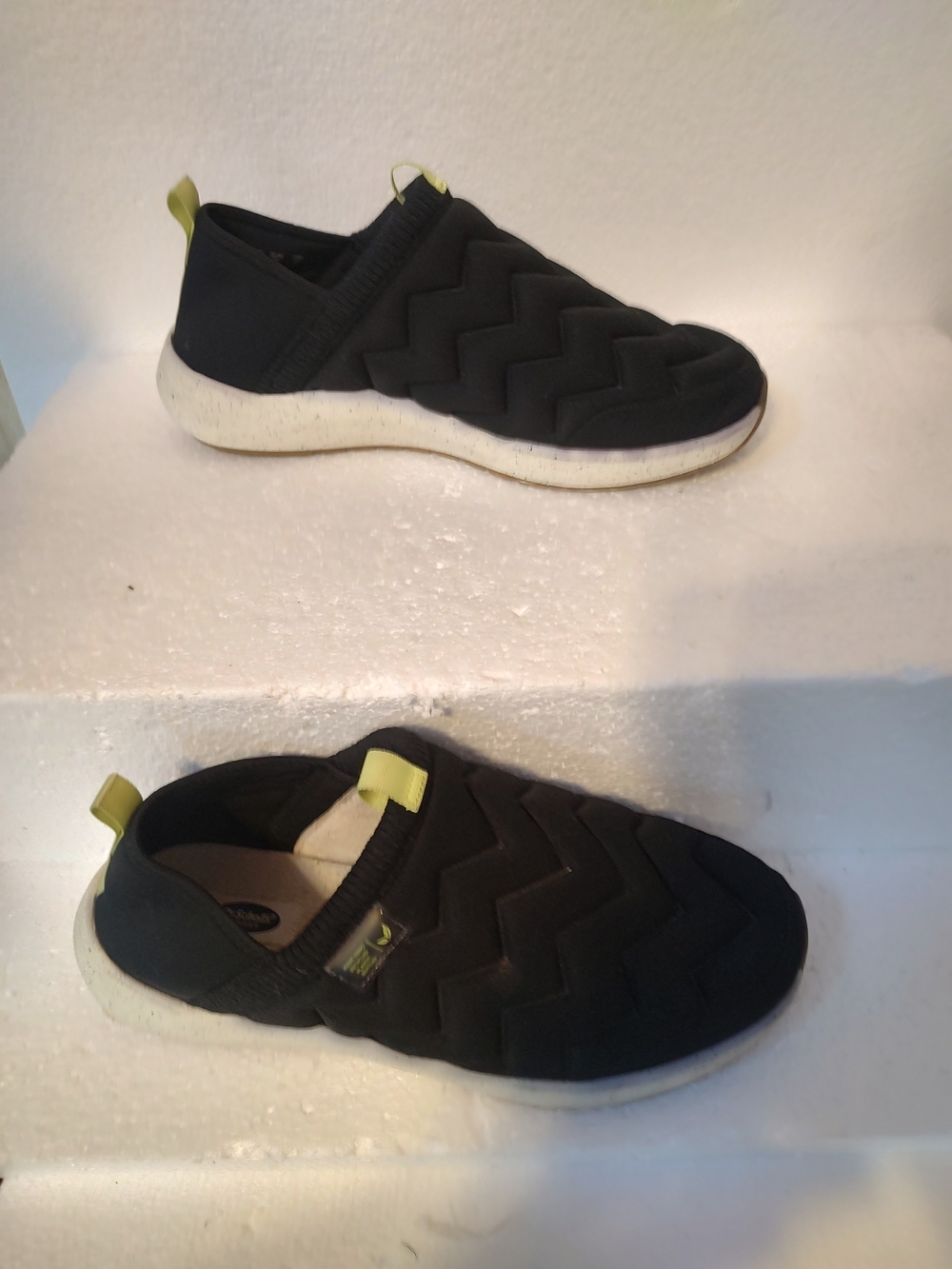 Black Quilted Slip-On Sneakers with Lime Pull Tabs Dr Scholl's Us 10 Uk 7